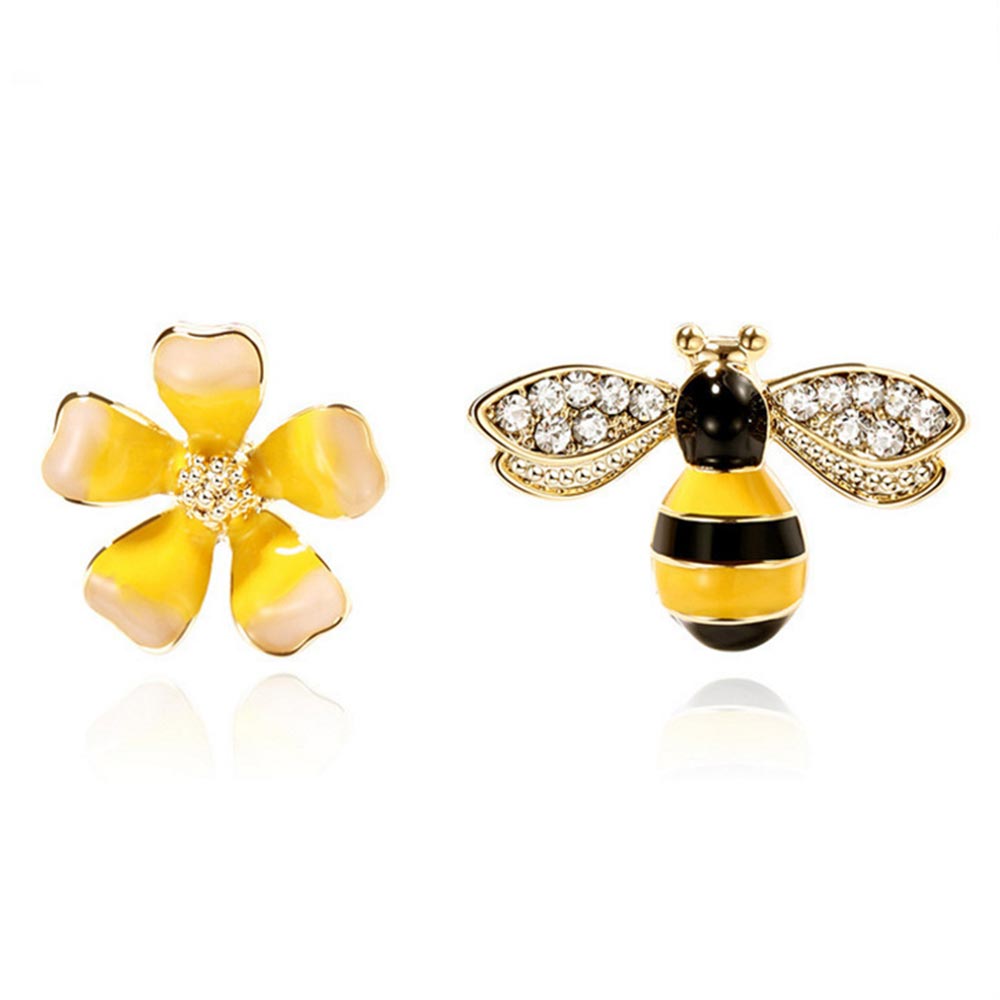 3 styles de boucles d'oreilles coréennes abeille et fleur