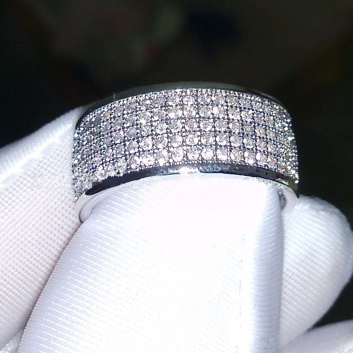 Ring studded with diamonds