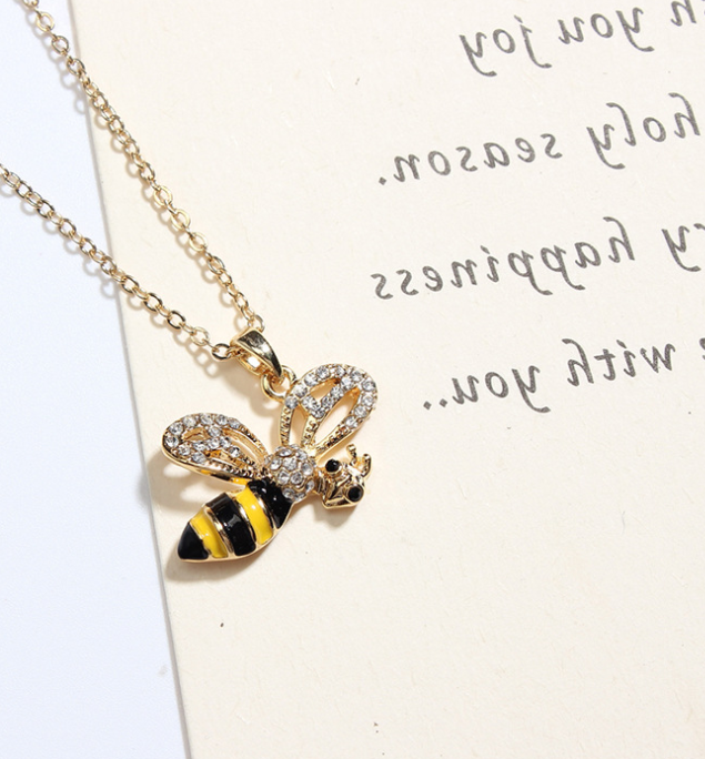 Collier de bijoux d'été, pendentif abeille clouté