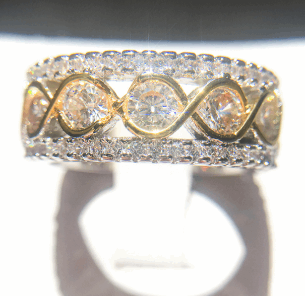 Elegant zircon ring